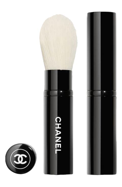 LES PINCEAUX DE CHANEL Retractable Highlighter Brush N°111