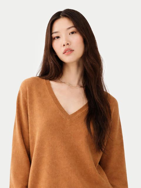Essential Cashmere V-Neck Sweater
