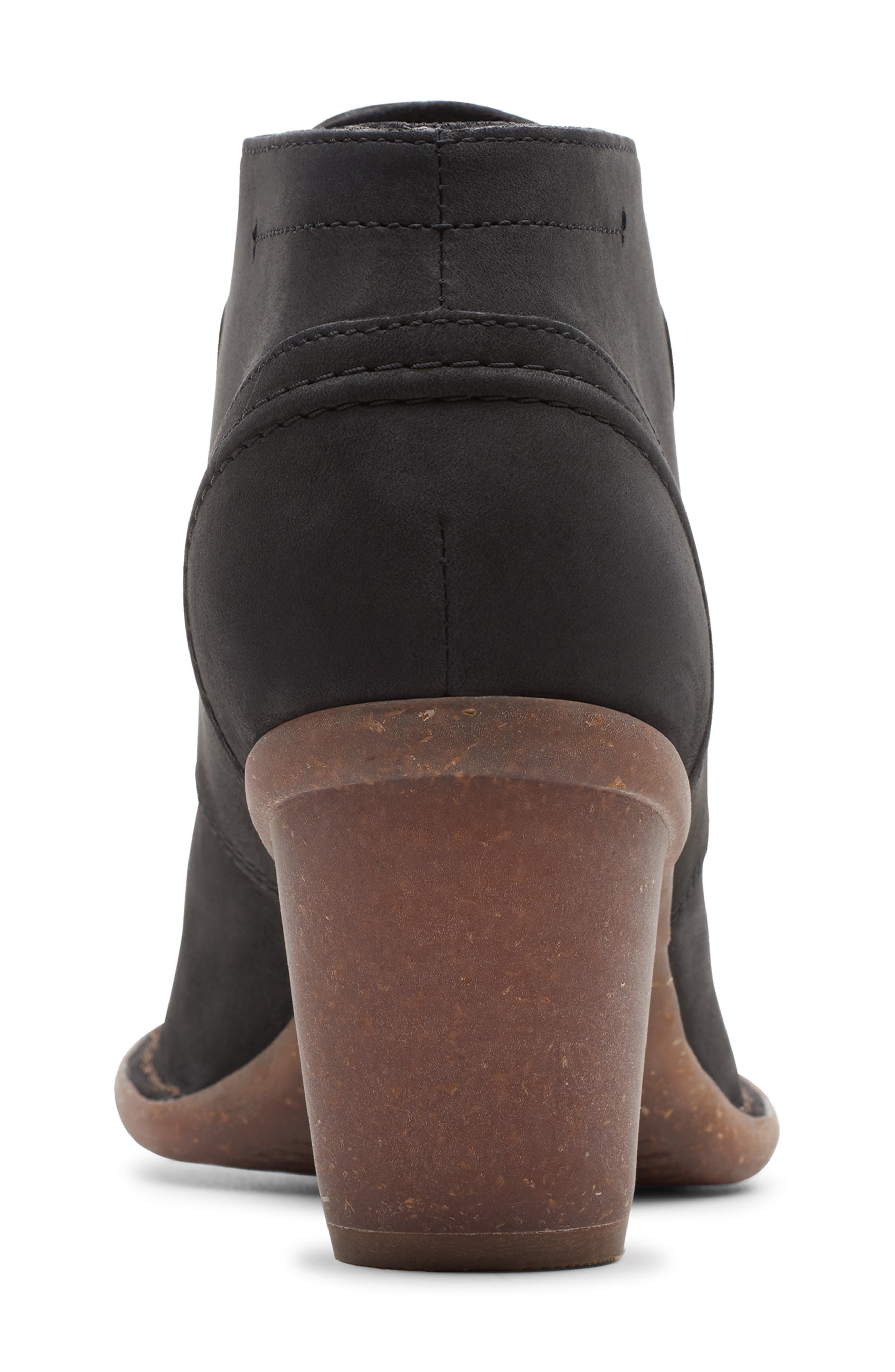 Clarks<sup>®</sup> Carleta Lyon Ankle Boot, Alternate, color, 