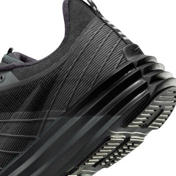 Lunar Roam Sneaker