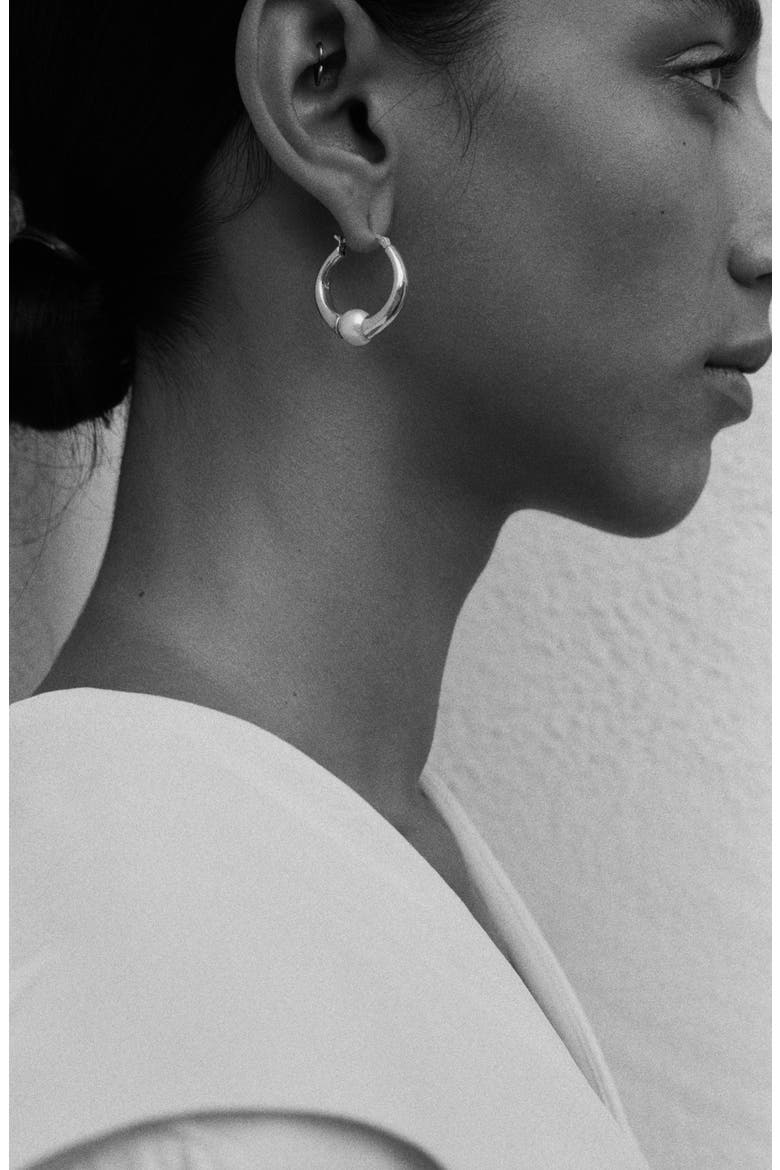 Small Vermeer Hoop Earrings, Alternate, color, STERLING SILVER/ CRYSTAL PEARL