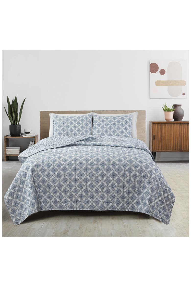 Vintage Floral Quilt, Alternate, color, COURTYARD BLUE