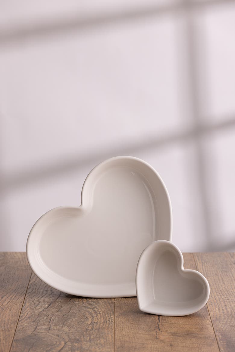 Rustic Charm Heart Oven Dish, 11" Stoneware Baking Dish with Embossed Design, Alternate, color, Beige