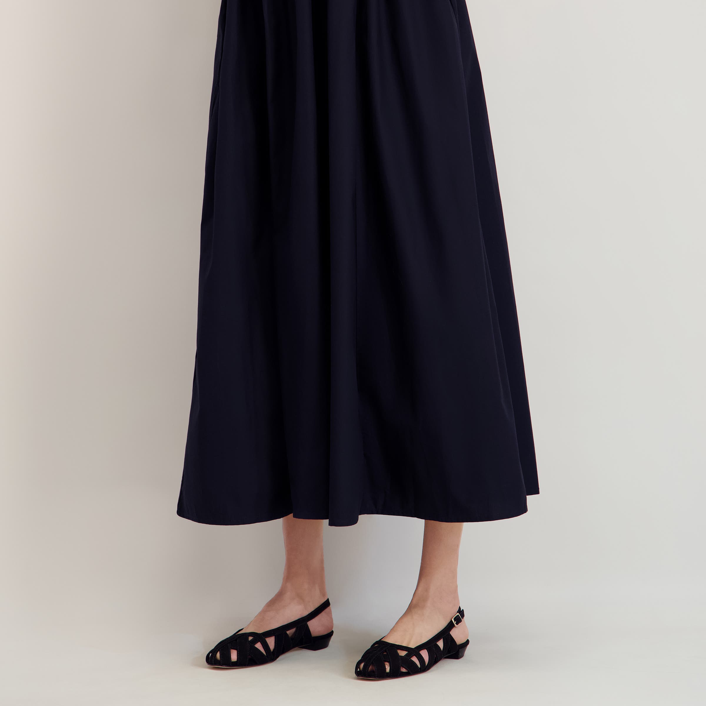 Bernardo Footwear Glinda Flat, Alternate, color, Black