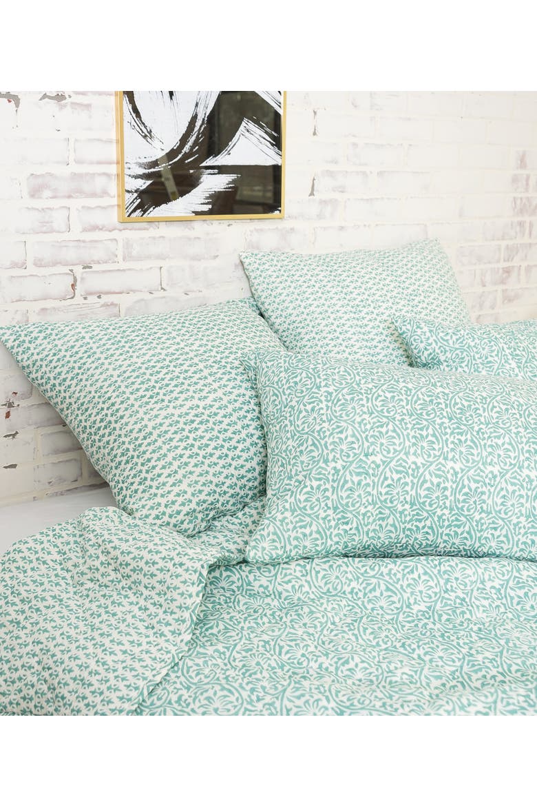 Gwen Quilt, Alternate, color, Blue