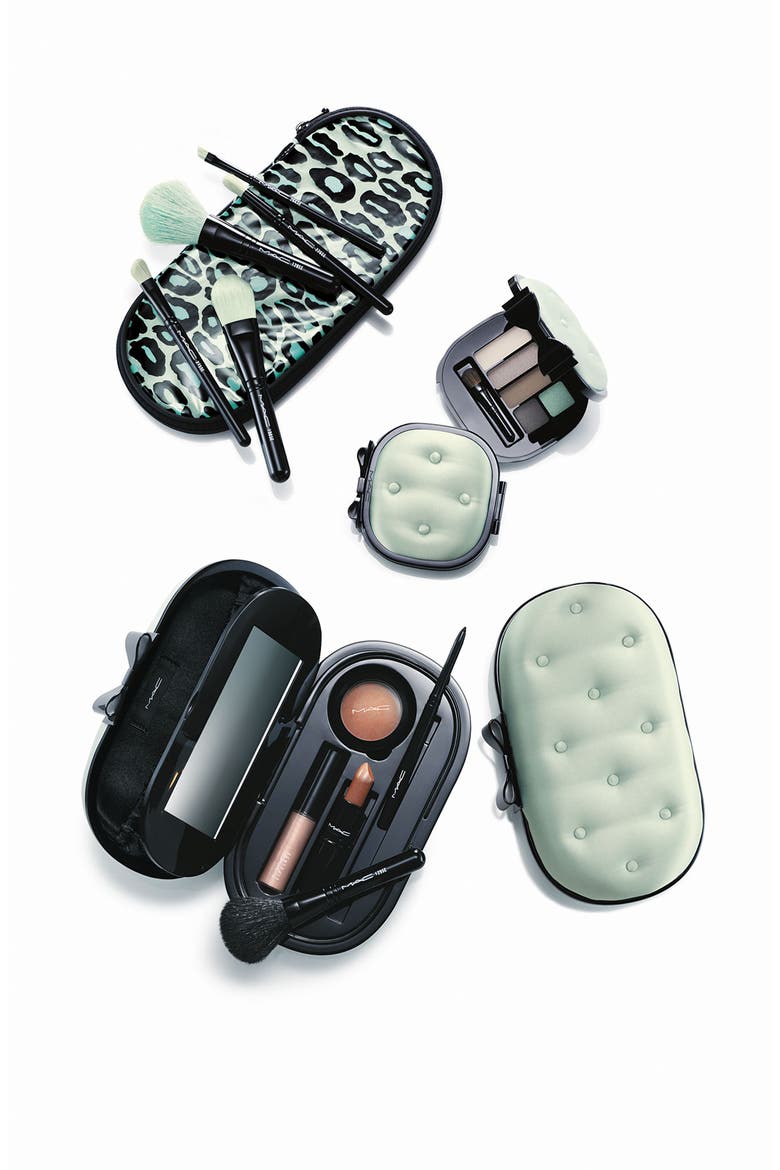 M·A·C 'Perfectly Plush -Mineralize' Brush Kit, Alternate, color, MINERALIZE