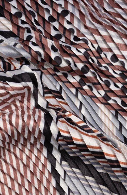 Echo Downtown Pleated Diamond In Brown