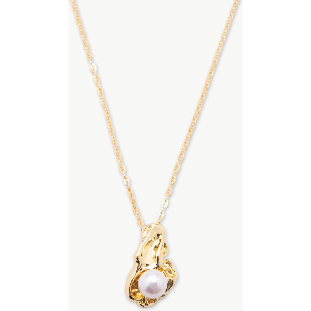 Classicharms Nyla Molten Freshwater Pearl Pendant Necklace In Gold