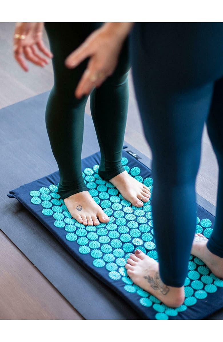 Hugger Mugger Mukta Acupressure Mat, Alternate, color, Blue