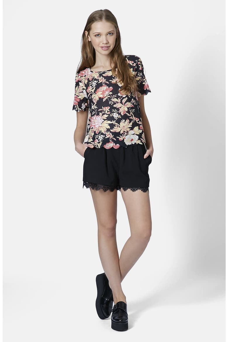 Flower Scallop Tee, Alternate, color, BLACK MULTI
