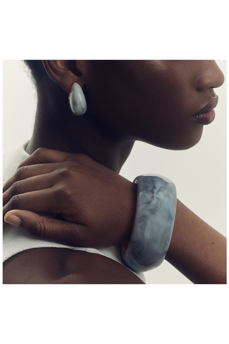 Ciara Curve Marble Bangle, Alternate, color, GOLD TONE/ GREY MARBLE