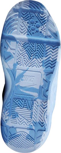 Kids' Team Hustle D 12 Basketball Sneaker