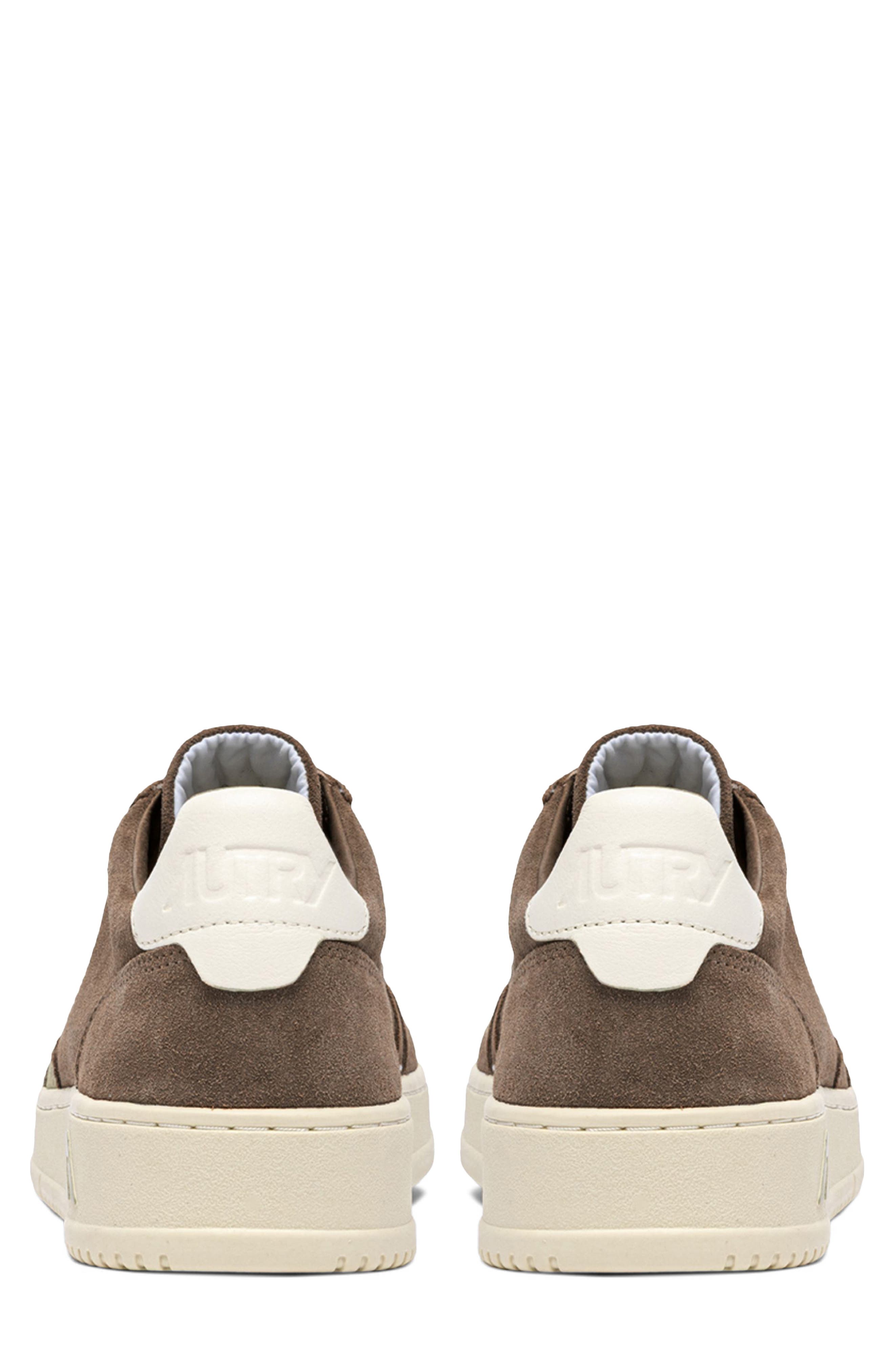 AUTRY Medalist Low Sneaker, Alternate, color, Cigar