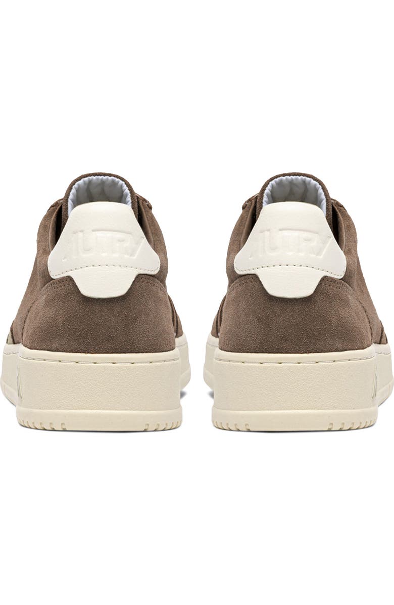 AUTRY Medalist Low Sneaker, Alternate, color, Cigar