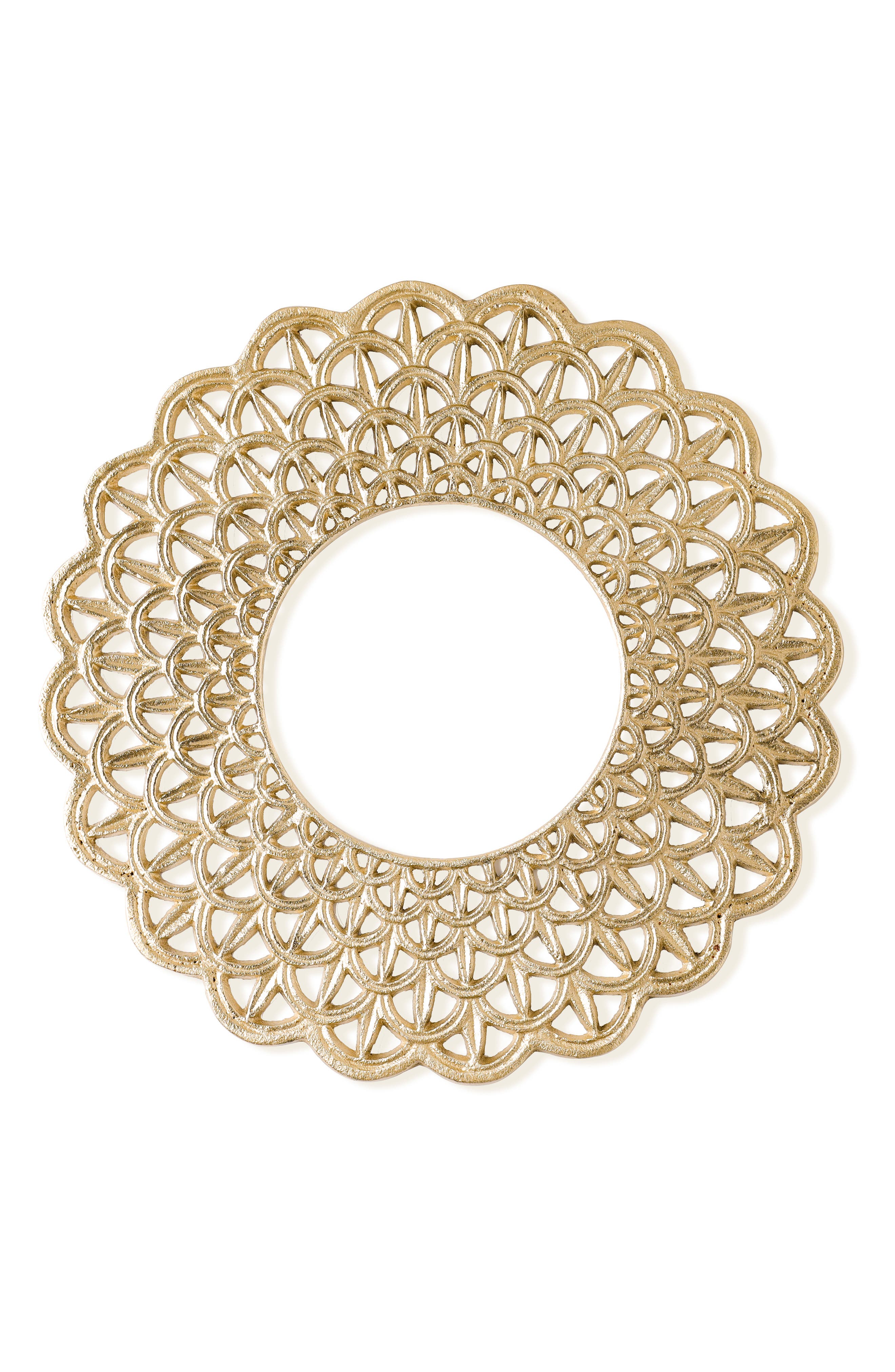 Scalloped Lattice Aluminum Charger