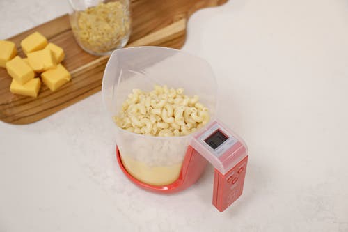 Henning Lee Digital 4 Cup Measuring Cup And Scale In Blue