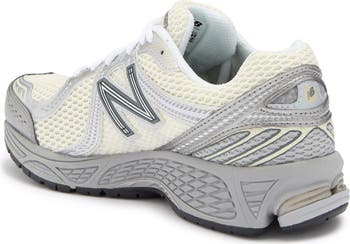 860v2 Running Shoe