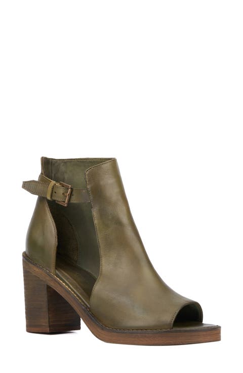 Laverne Block Heel Sandal (Women)