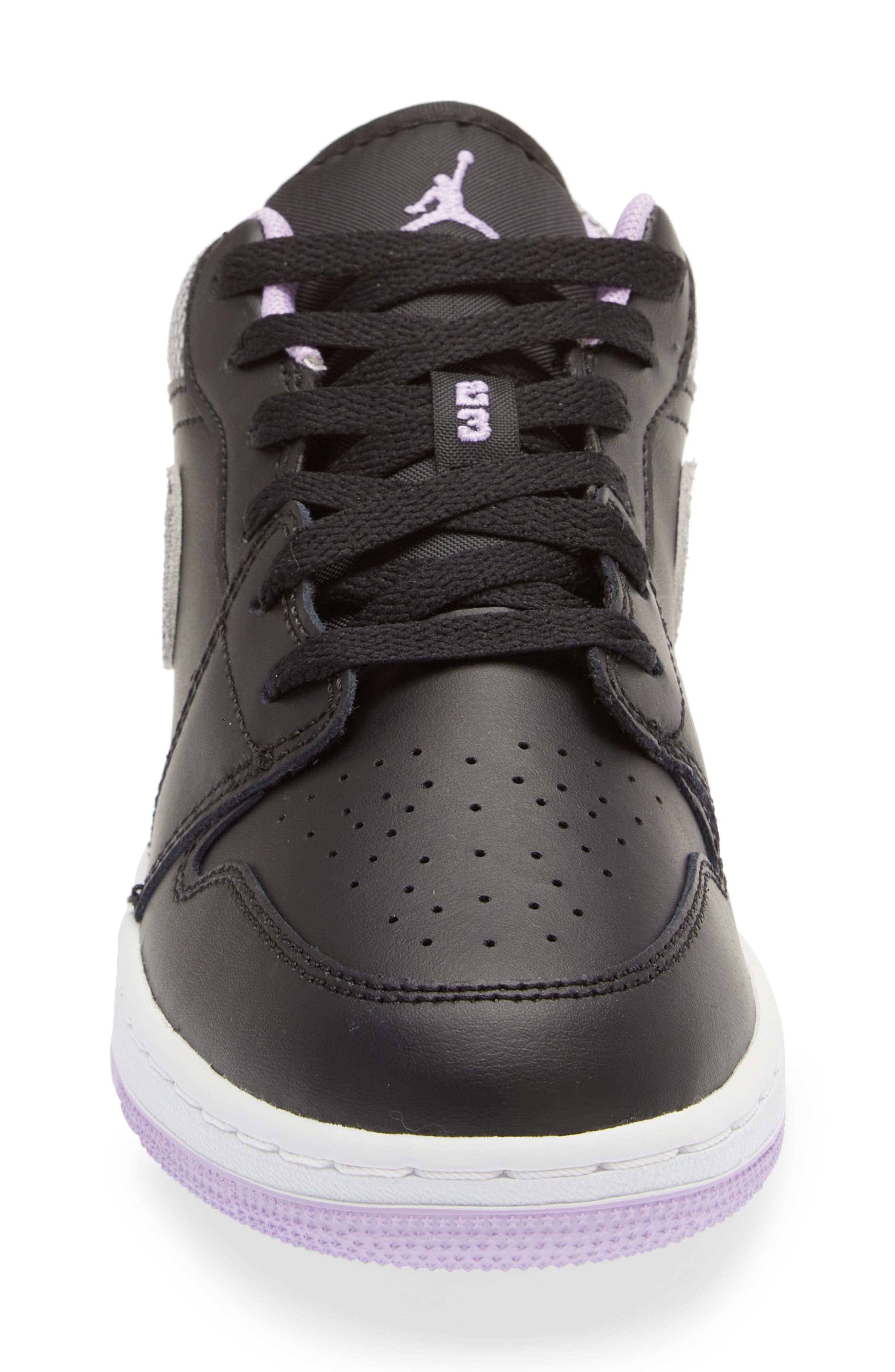 Jordan Air Jordan 1 Low SE Basketball Sneaker, Alternate, color, 