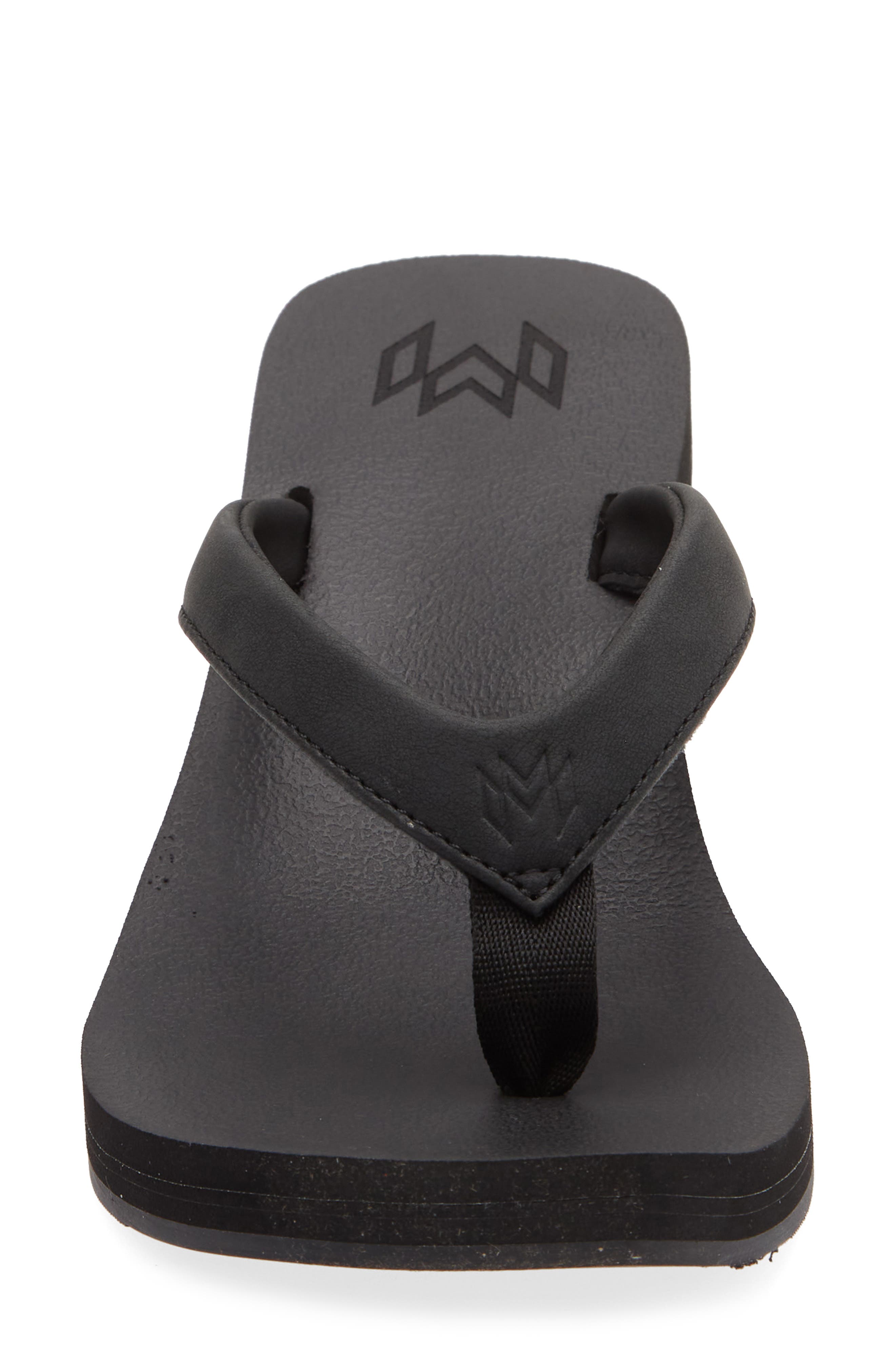 Malvados Kourt Kitten Heel Thong Sandal, Alternate, color, 