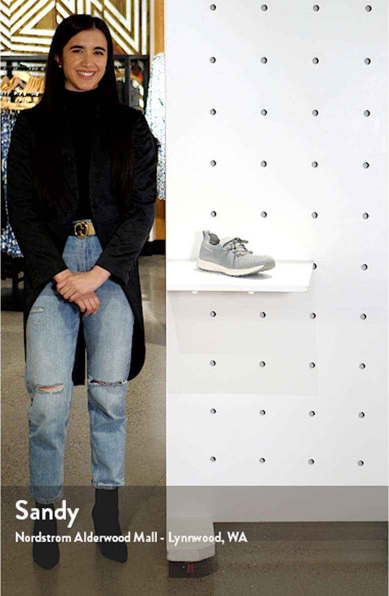 Froliq Knit Sneaker, sales video thumbnail