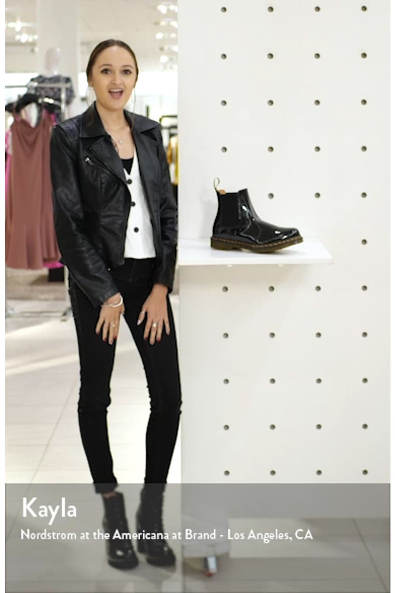 2976 Chelsea Boot video