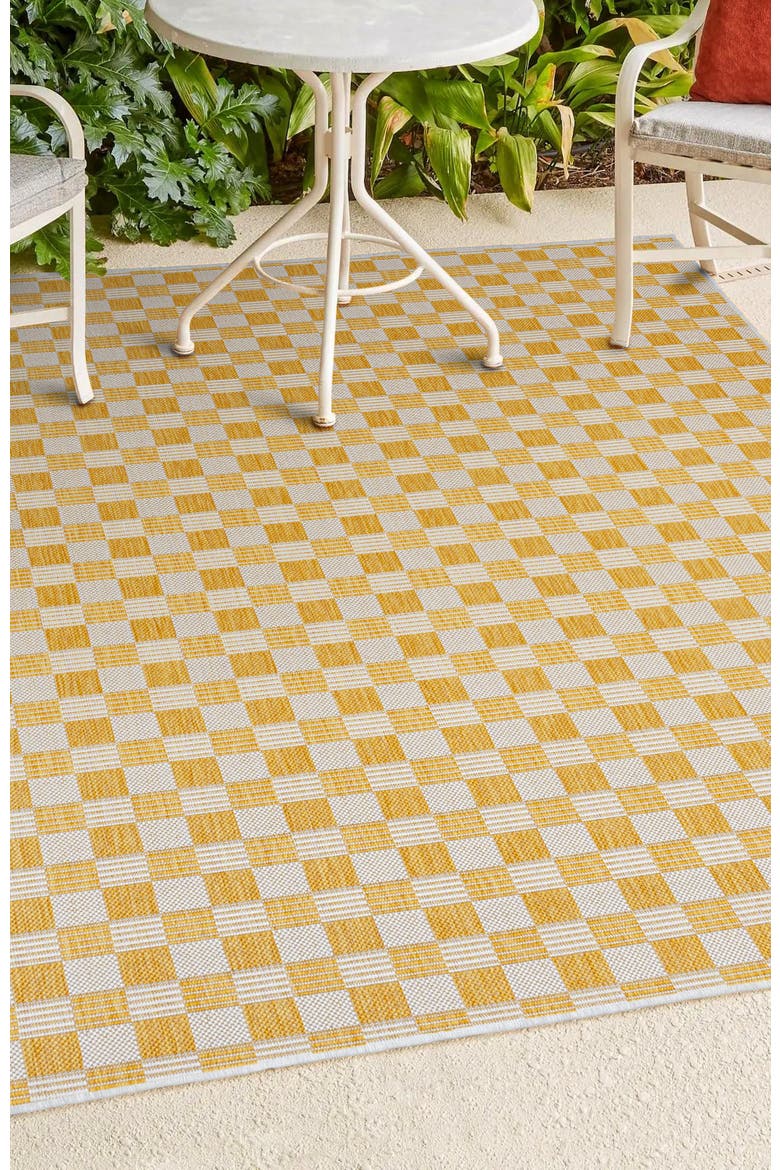 Aimee Traditional Cottage Checkerboard Indoor/Outdoor Area Rug, Alternate, color, Yellow/Cream