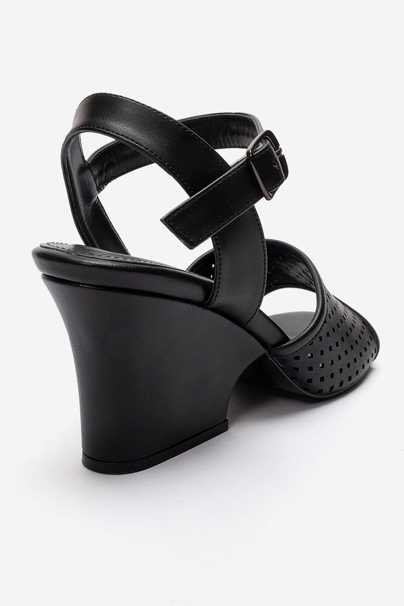 Hervon Block Heel Ankle Strap Sandal, Alternate, color, Black