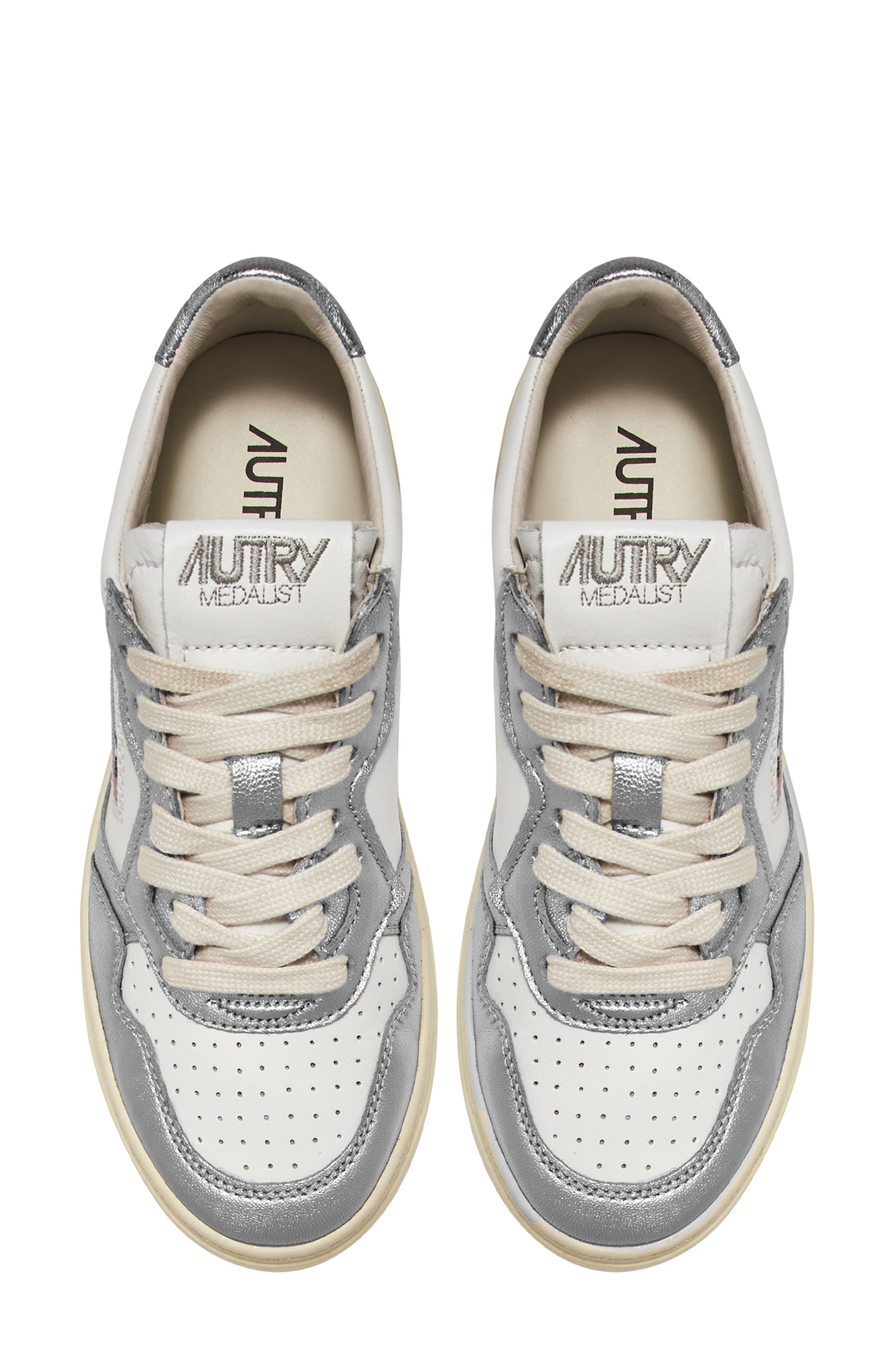AUTRY Medalist Low Top Sneaker, Alternate, color, Leather White/ Silver