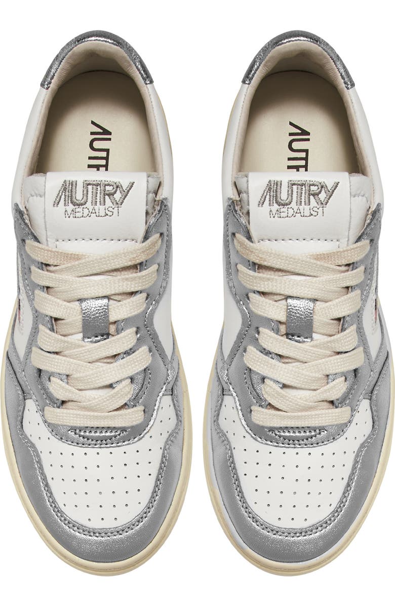 AUTRY Medalist Low Top Sneaker, Alternate, color, Leather White/ Silver