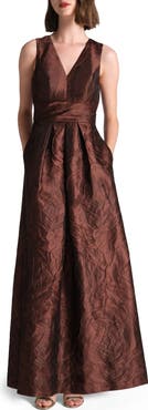 Kay Unger Mariah Crinkle Pleated Gown