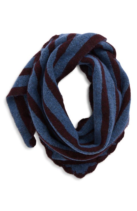 Scallop Trim Knit Triangle Scarf