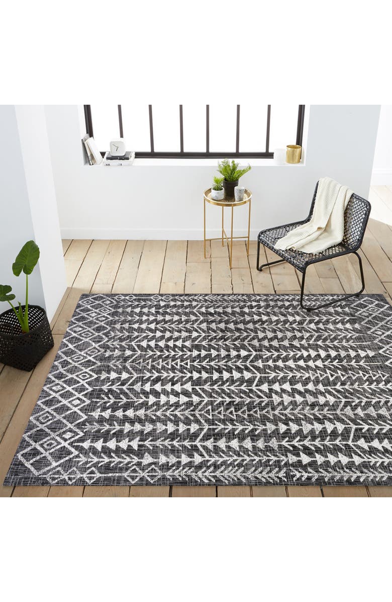 JONATHAN Y Tokay Bohemian Geometric Indoor/Outdoor Area Rug, Alternate, color, Black/Ivory