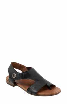 Bueno Tessie Toe Loop Sandal