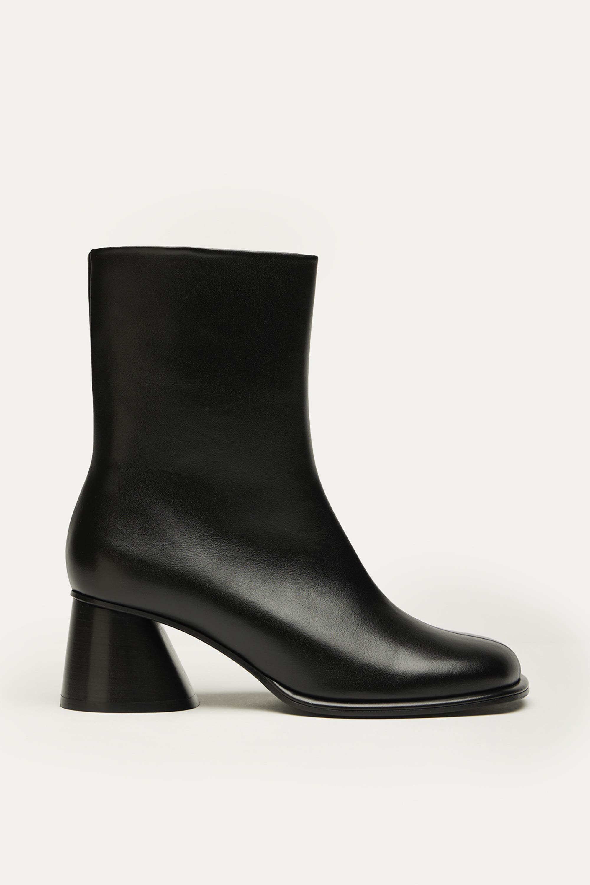 WANT Les Essentiels Holton Smooth Leather Heeled Boots, Main, color, Black