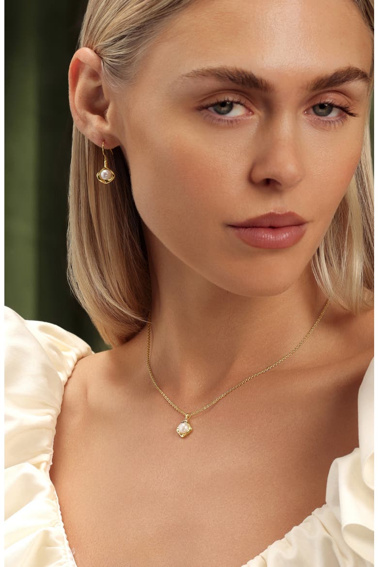 Modern Muse Faux Pearl Pendant Necklace, Alternate, color, GOLD