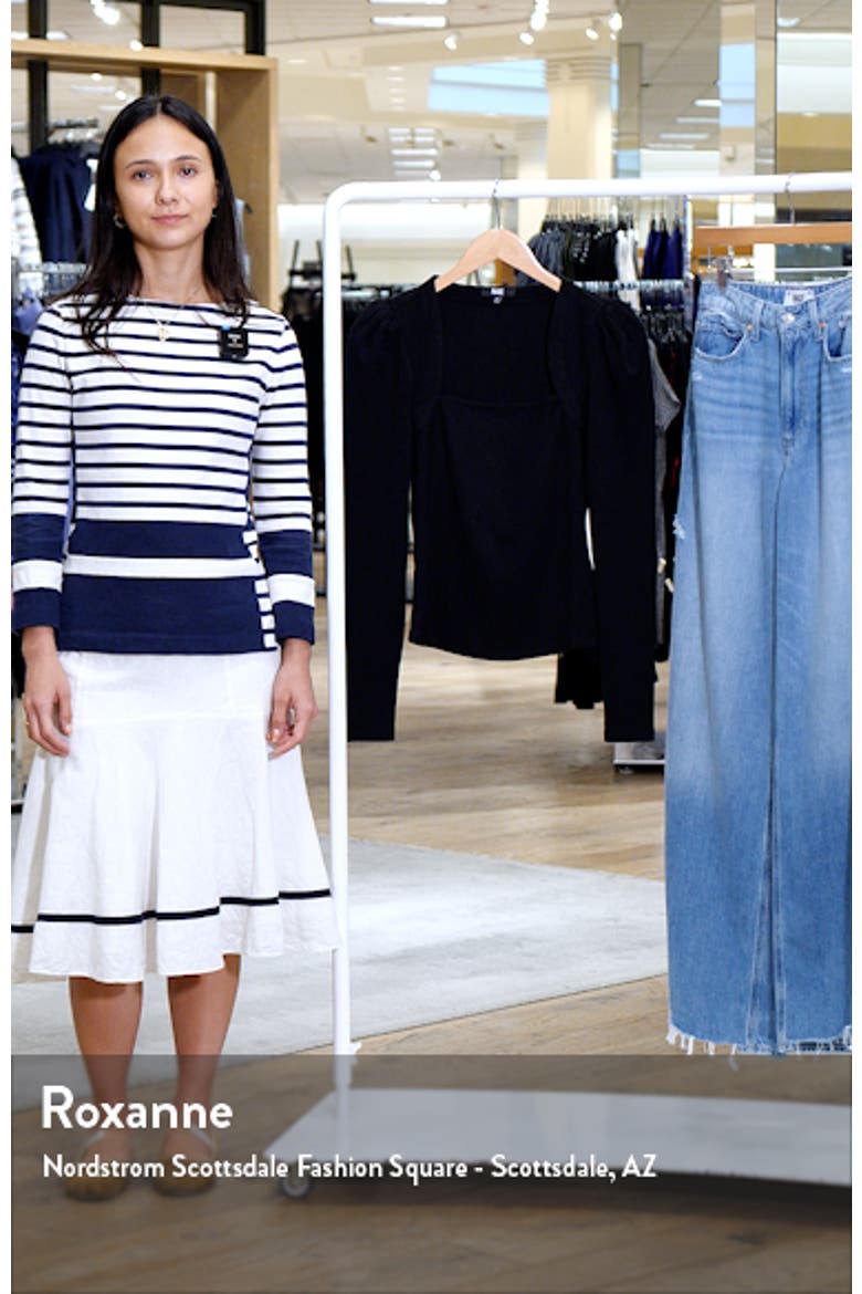 Sibyl Puff Shoulder Top video