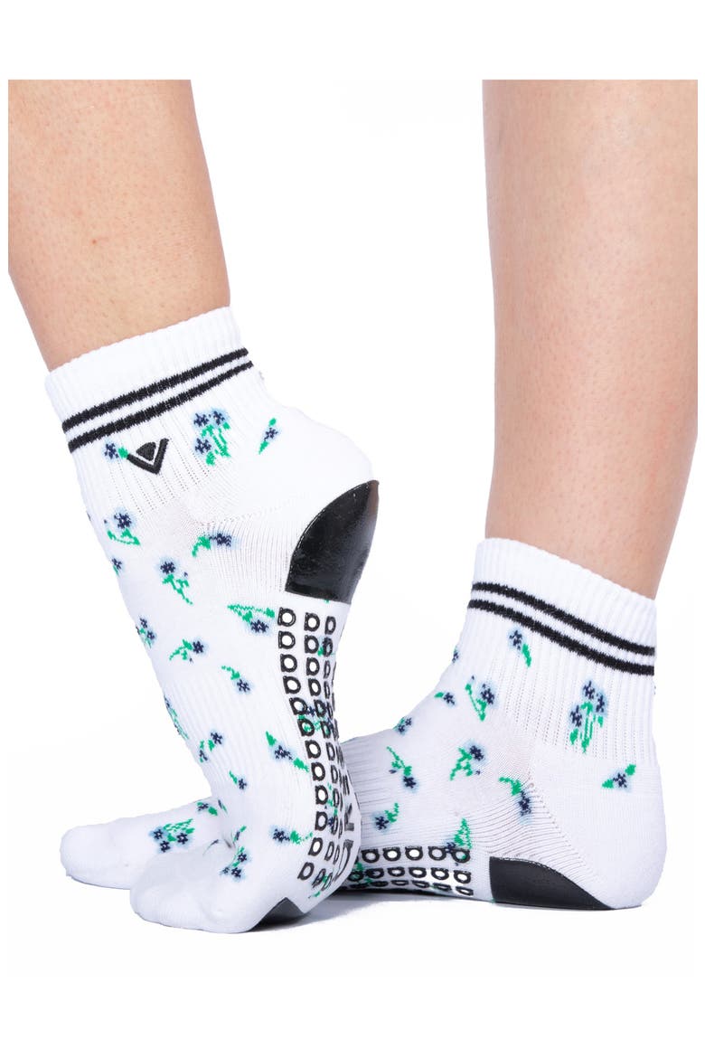 Assorted 2-Pack Gripper Ankle Socks, Main, color, BLUE FLOWER- BLACK