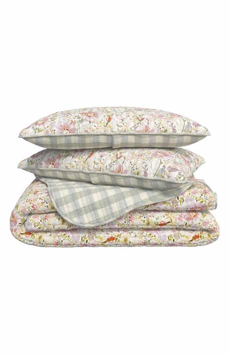 Floral Lattice Scalloped Quilt