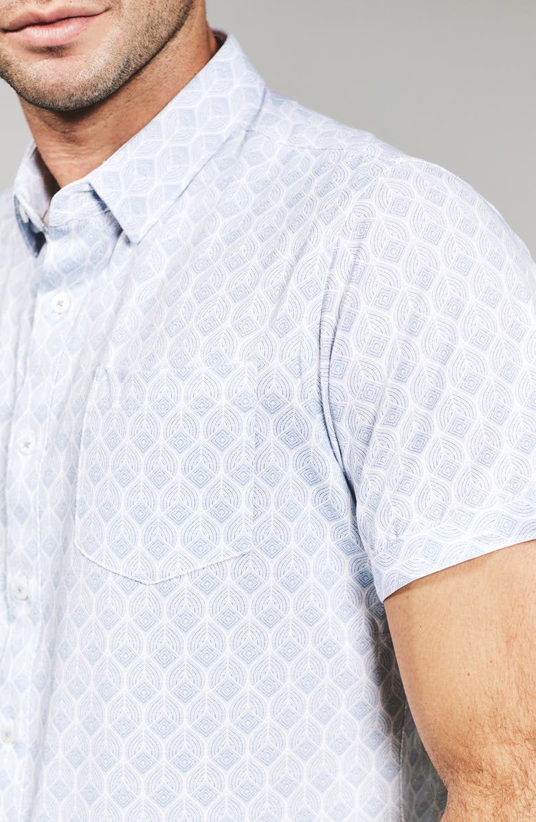 7 Diamonds Holden Leaf Print Short Sleeve Stretch Button-Up Shirt, Alternate, color, Light Blue