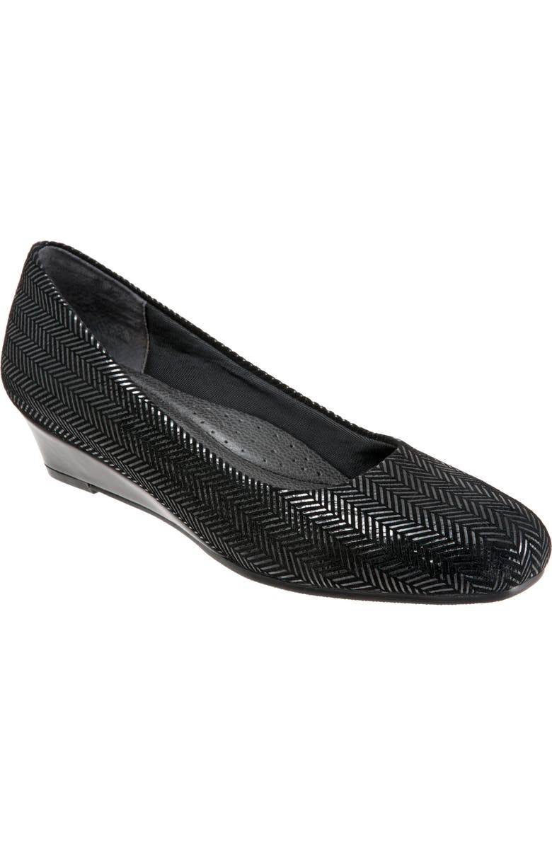 Trotters 'Lauren' Pump, Main, color,