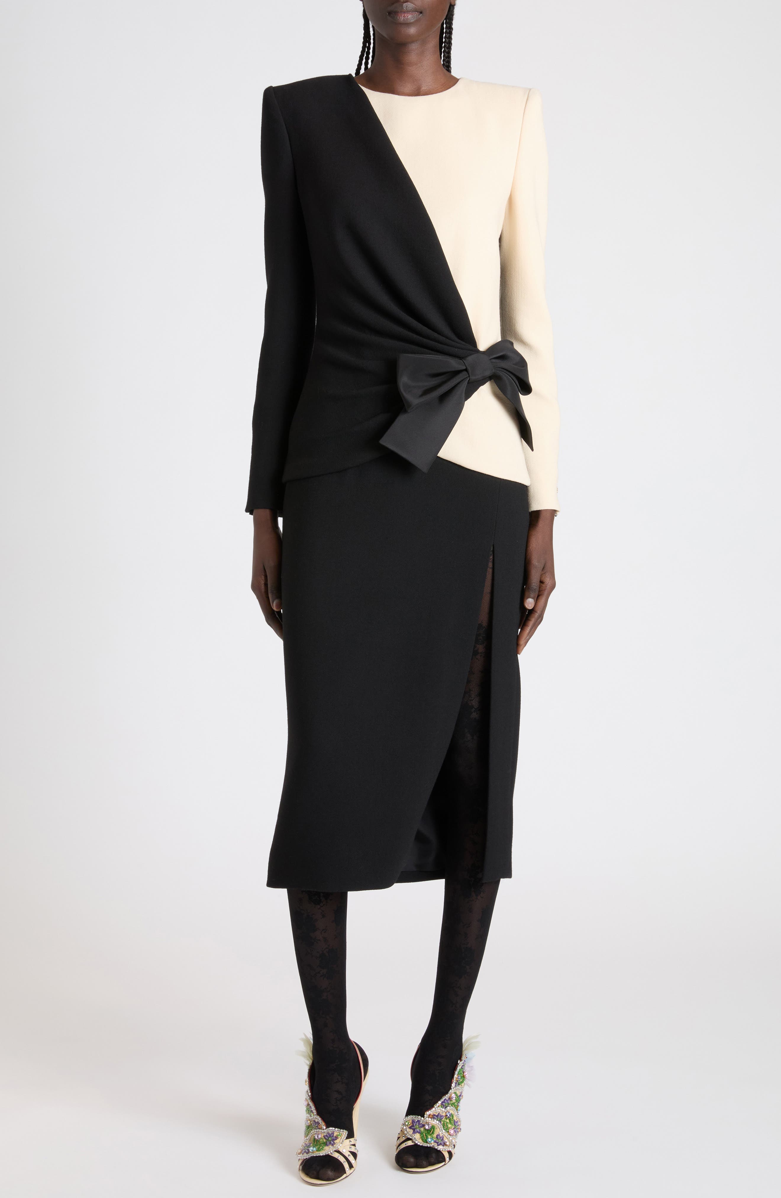 selected BLACK/ CREAM