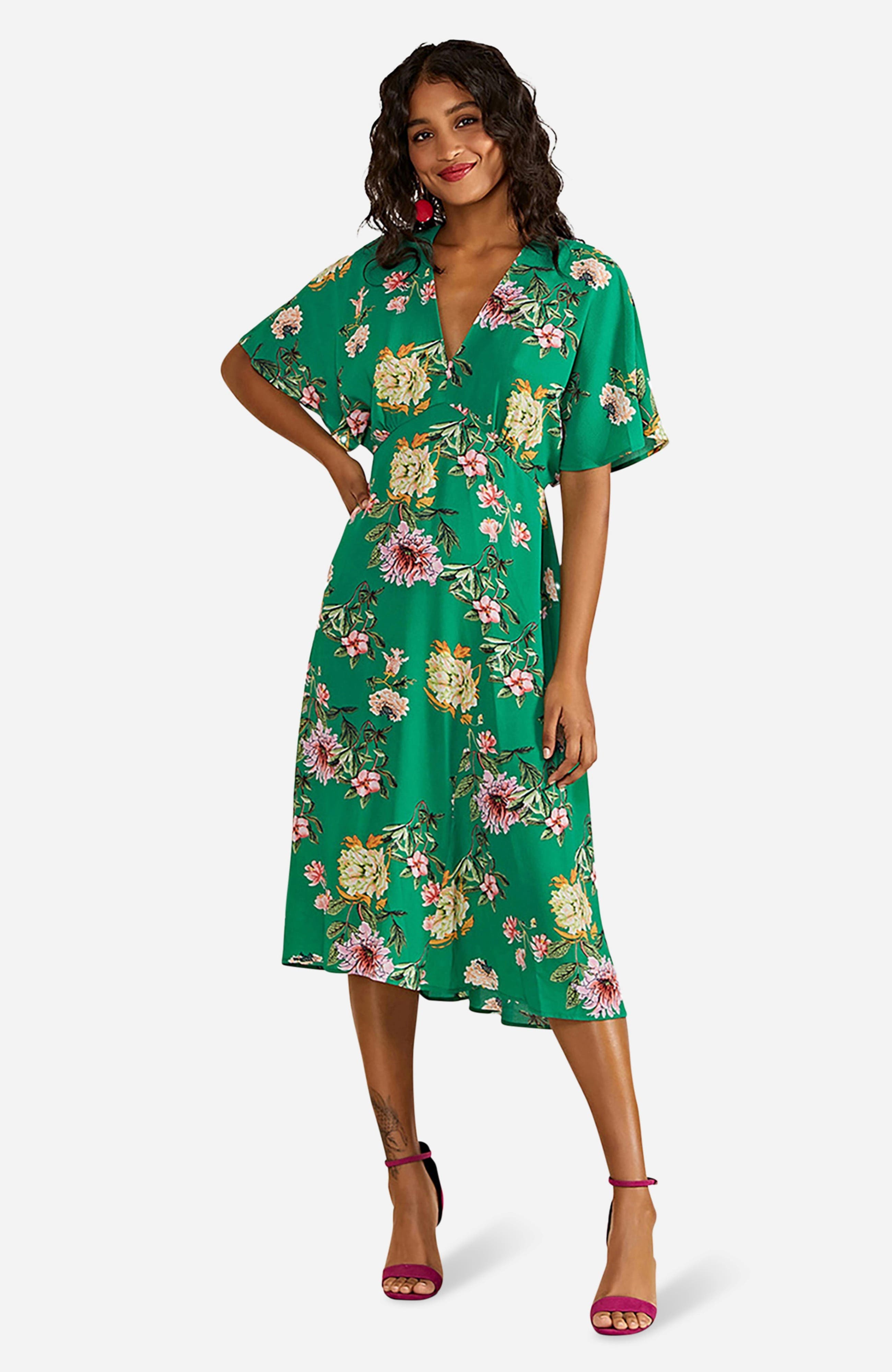 kimono midi dress in Dark Khaki SVRN to for celebrities and style insiders alike Lucia Kimono Midi Dress
