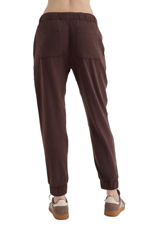 Bella Dahl Pocket Joggers In Brown