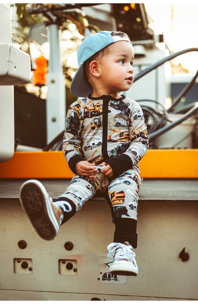 Fletch Work Hard, Play Hard Snoozer, Alternate, color, Beige