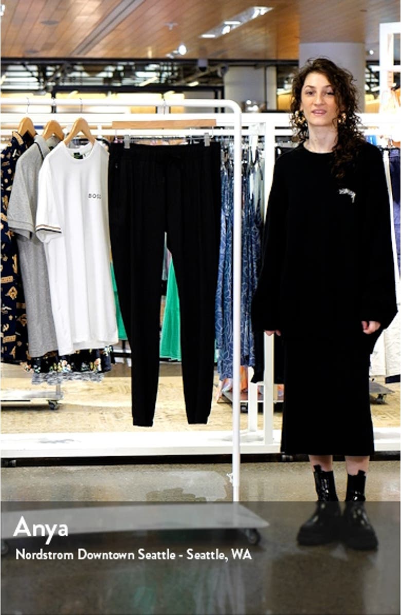 2.0 Travel pants, sales video thumbnail