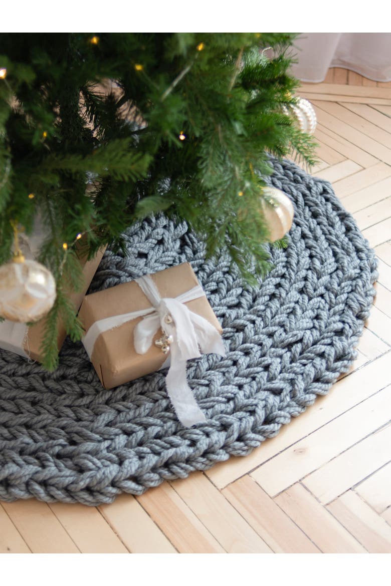 Chunky-Knitted Christmas Tree Skirt, Alternate, color, Gray