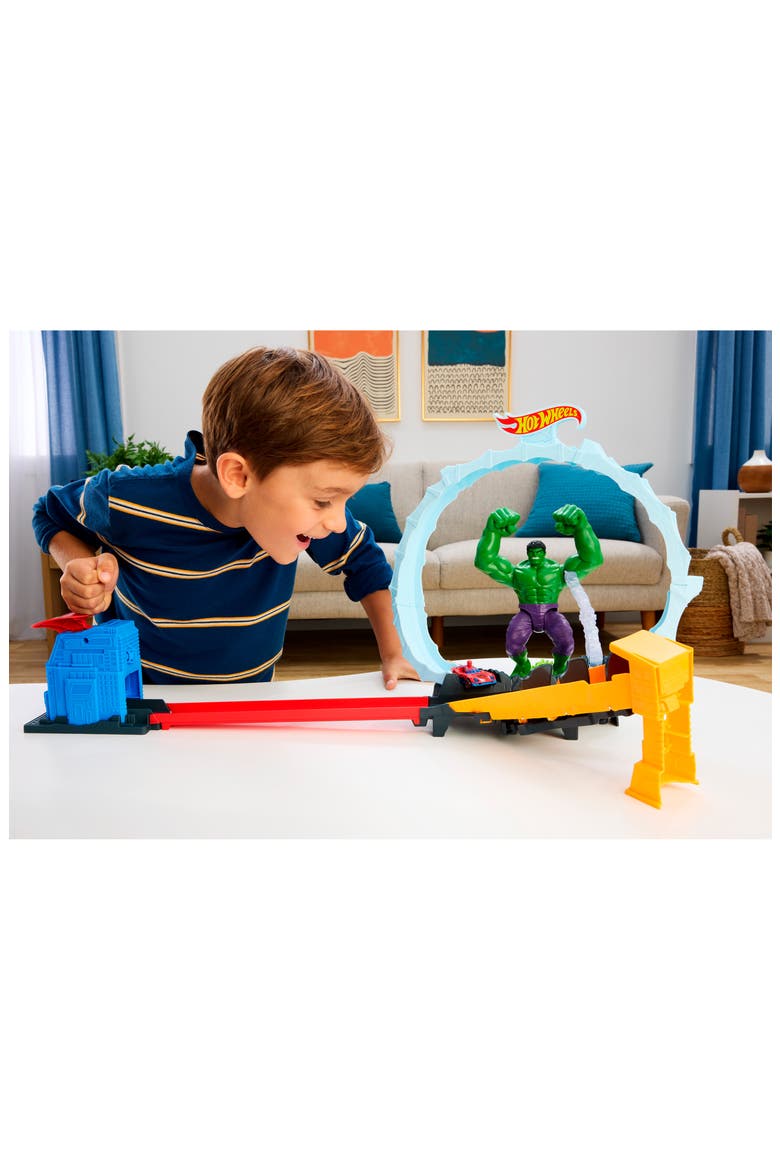 Superstar Speeders Spider-Man & Hulk Smash Down Track Set with 1 Die-Cast Spider-Man Vehicle, Alternate, color, SPIDER MAN