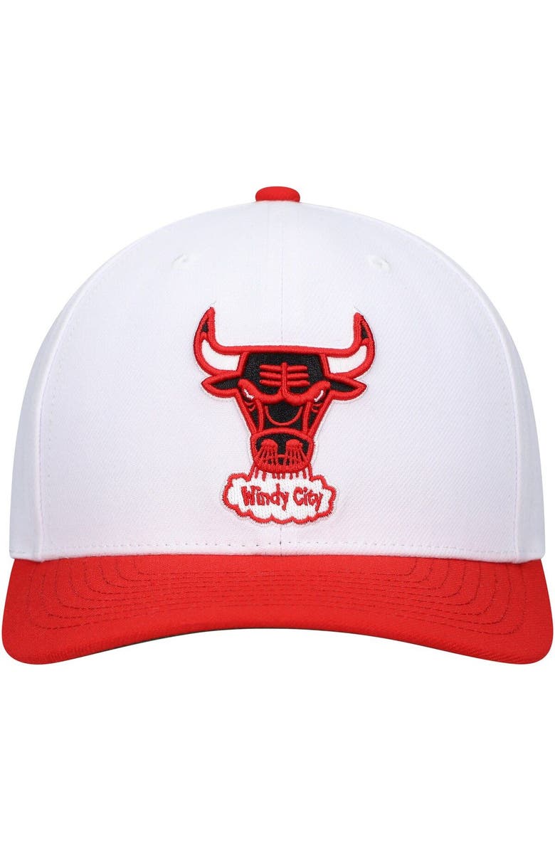 Mitchell & Ness Men's Mitchell & Ness White/Red Chicago Bulls Hardwood Classics Core 2-Tone 2.0 Pro Snapback Hat, Alternate, color, White