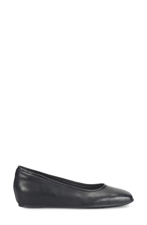 Söfft Poppy Square Toe Flat In Black